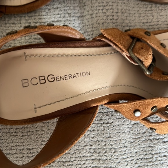 BCBG 🟤 suede sandals - Picture 2 of 4